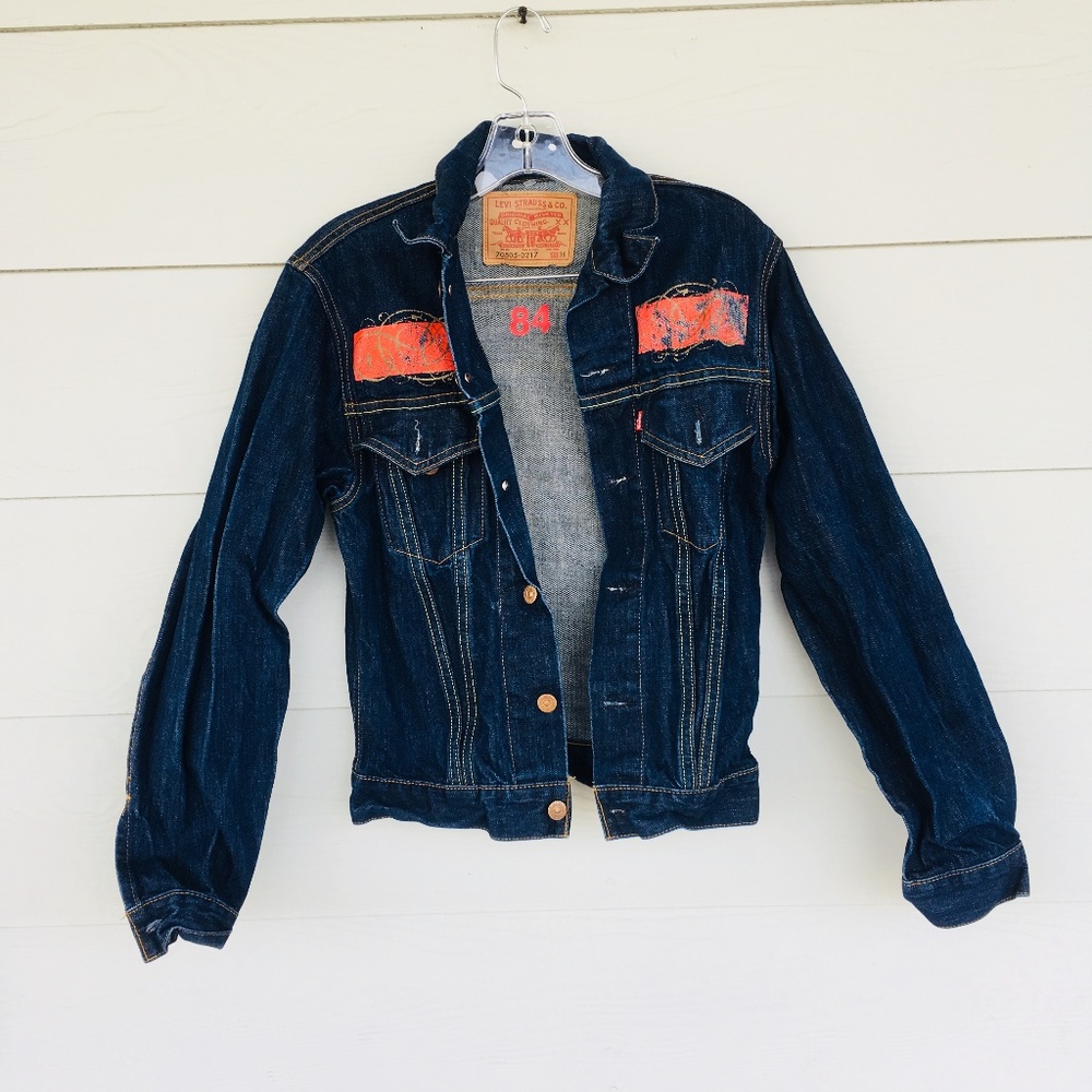 Dark Wash Levi with Graphic Print